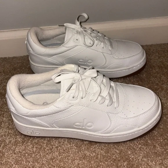 Alo Shoes - Picture 4 of 7